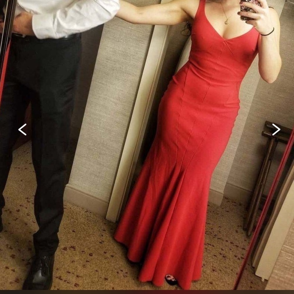 La Petite Robe di Chiara Boni
Red Whitney Gown - Picture 5 of 12